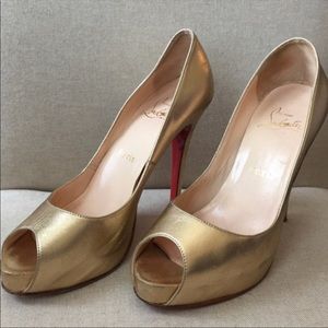 AUTHENTIC Christian Louboutin Gold Peep Toe heels
